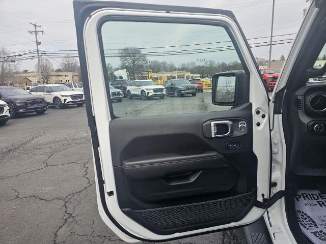 2023 Jeep Gladiator Overland