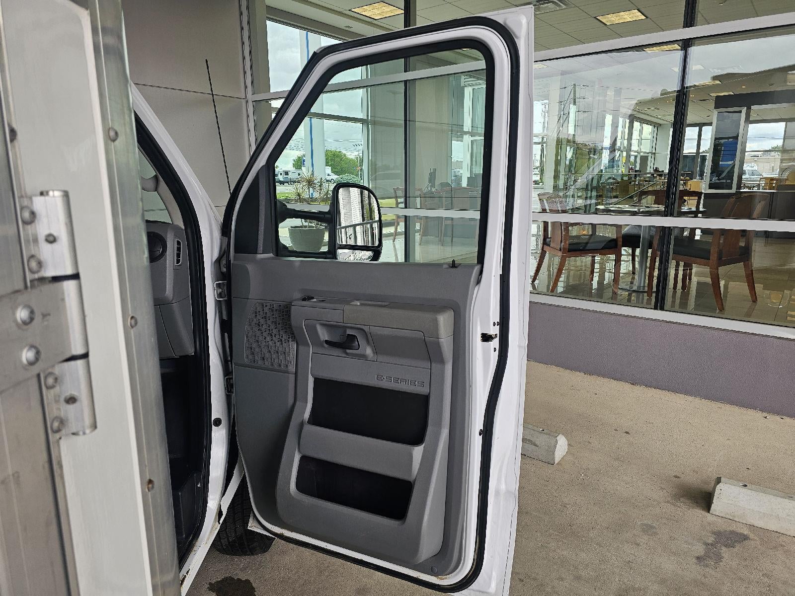2023 Ford E-Series Cutaway CUTWY