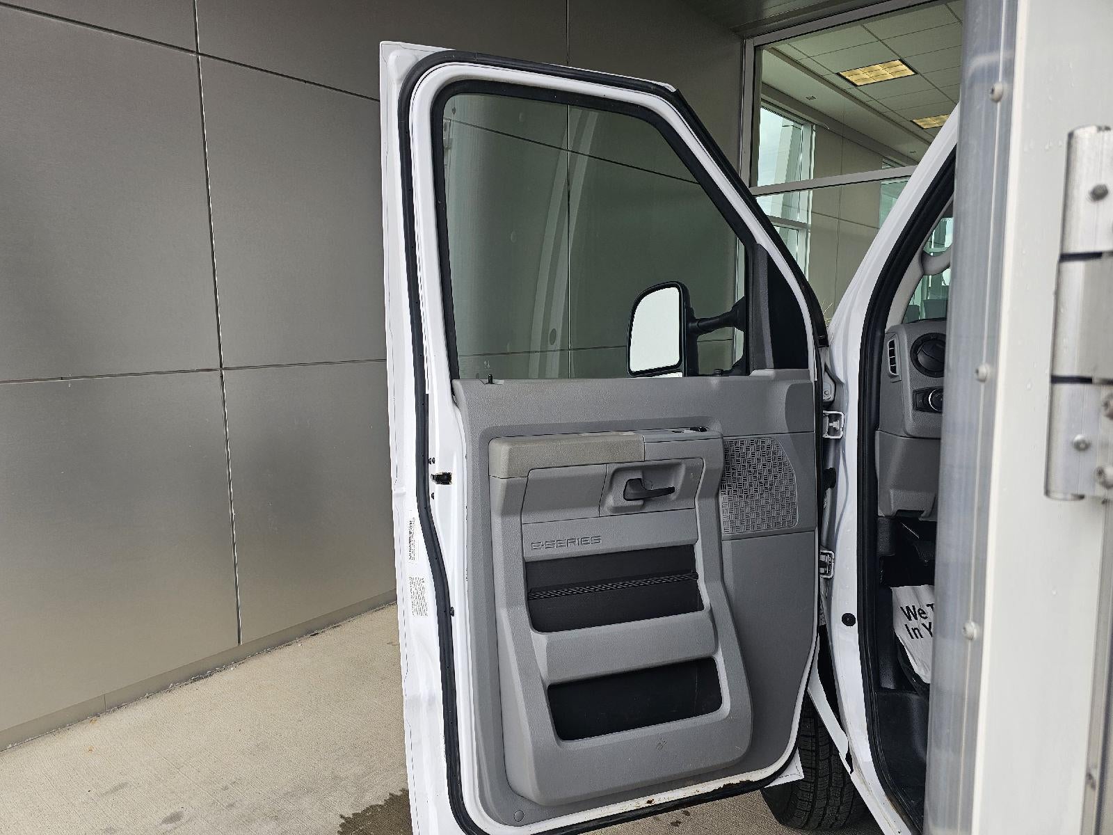 2023 Ford E-Series Cutaway CUTWY
