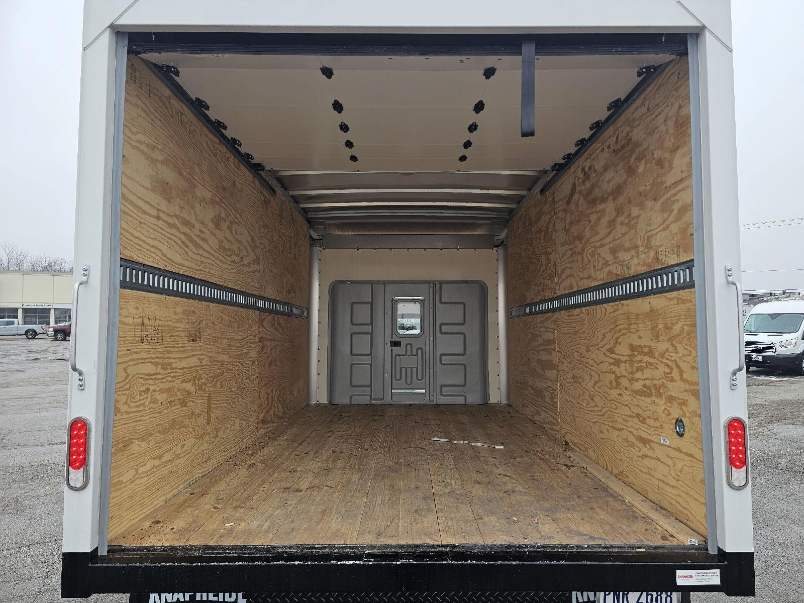 2024 Ford E-Series Cutaway Base