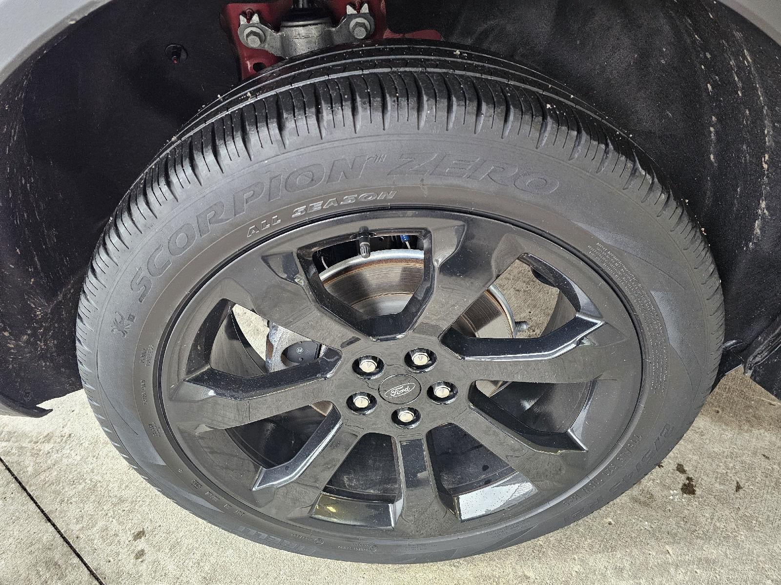 2023 Ford Explorer ST-Line