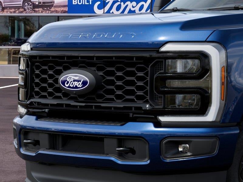 2027 Ford Super Duty F-350 XLT