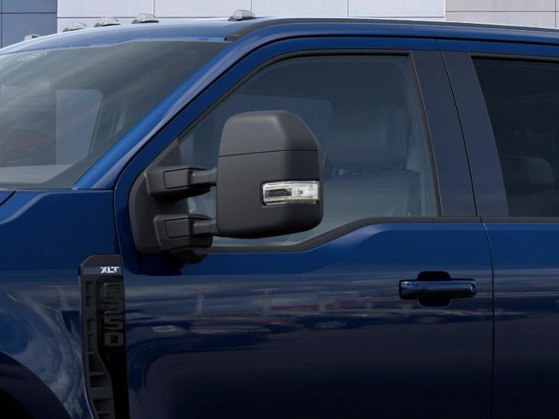 2027 Ford Super Duty F-350 XLT