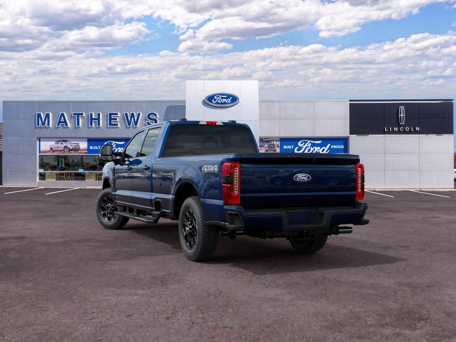 2027 Ford Super Duty F-350 XLT