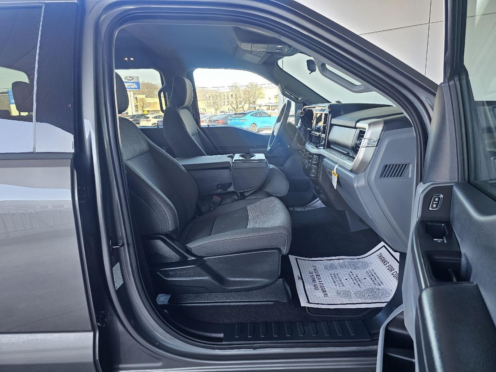 2025 Ford Super Duty F-350 DRW XLT