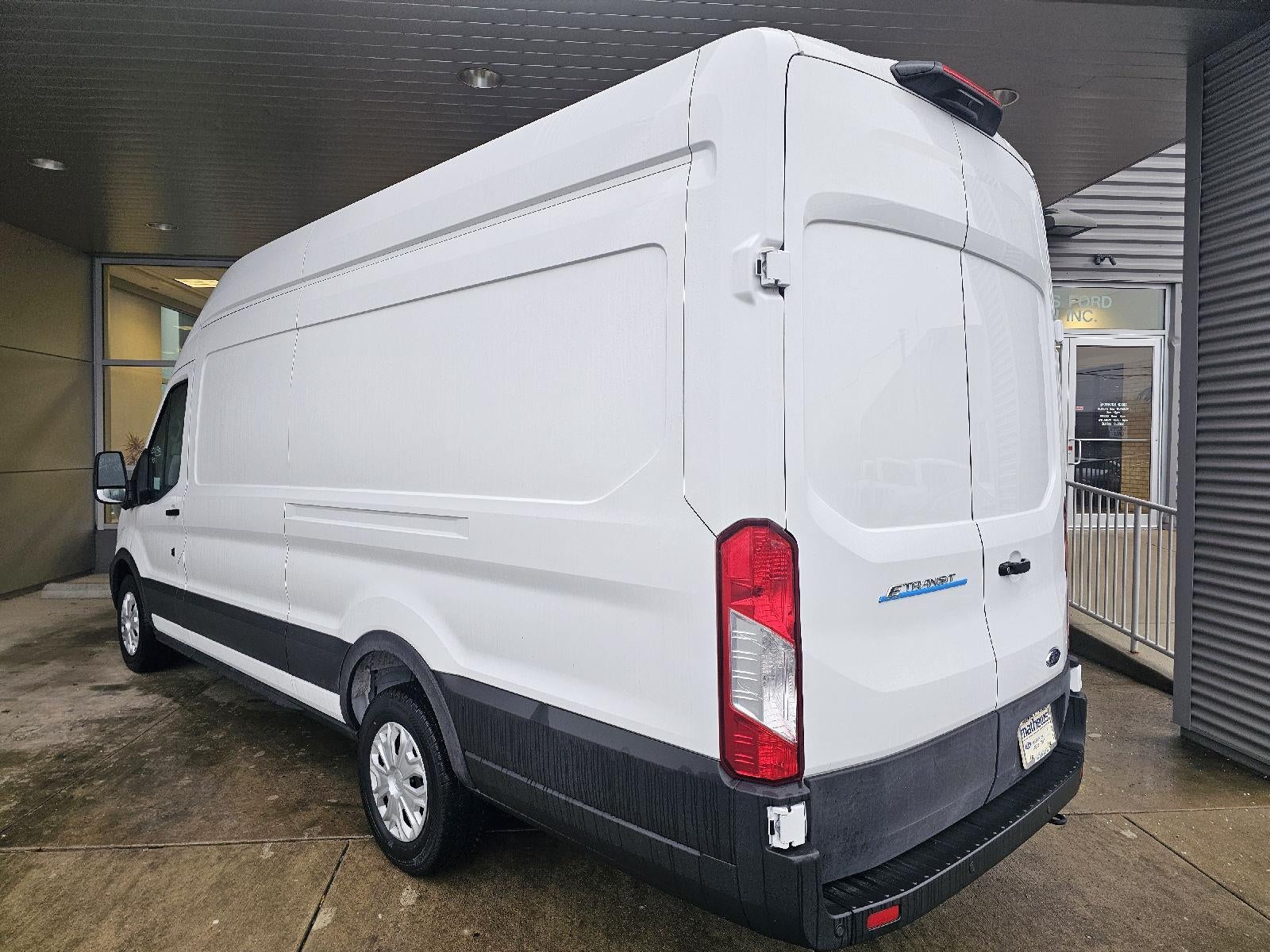 2023 Ford E-Transit 350