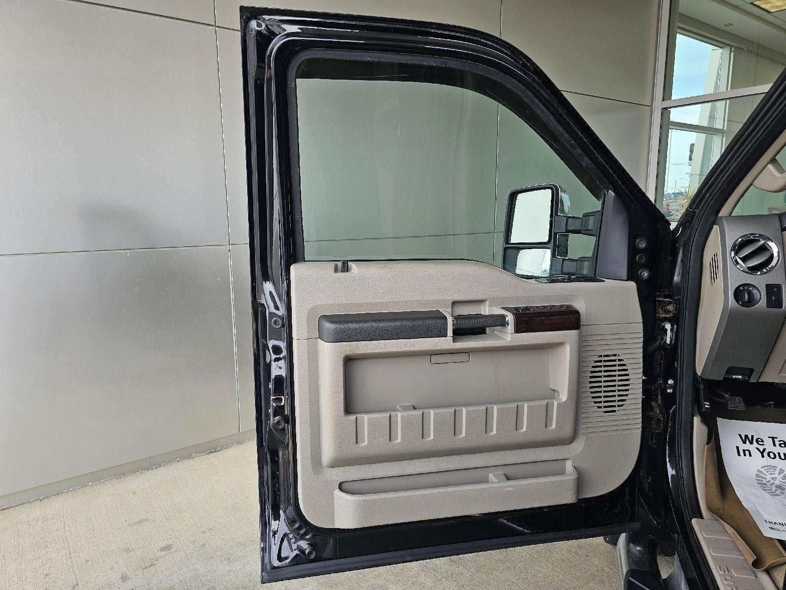 2008 Ford Super Duty F-350 DRW Lariat