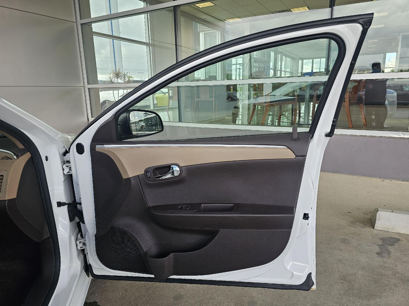 2011 Chevrolet Malibu LS w/1FL