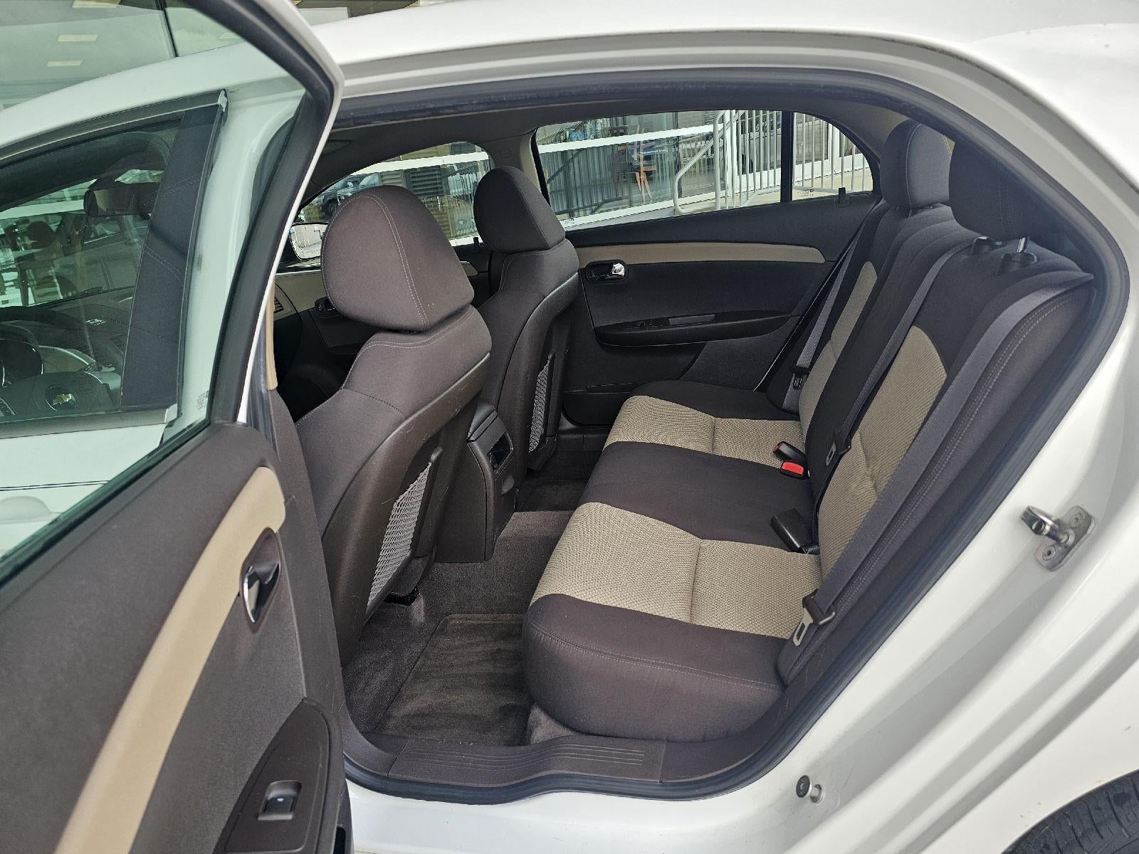 2011 Chevrolet Malibu LS w/1FL