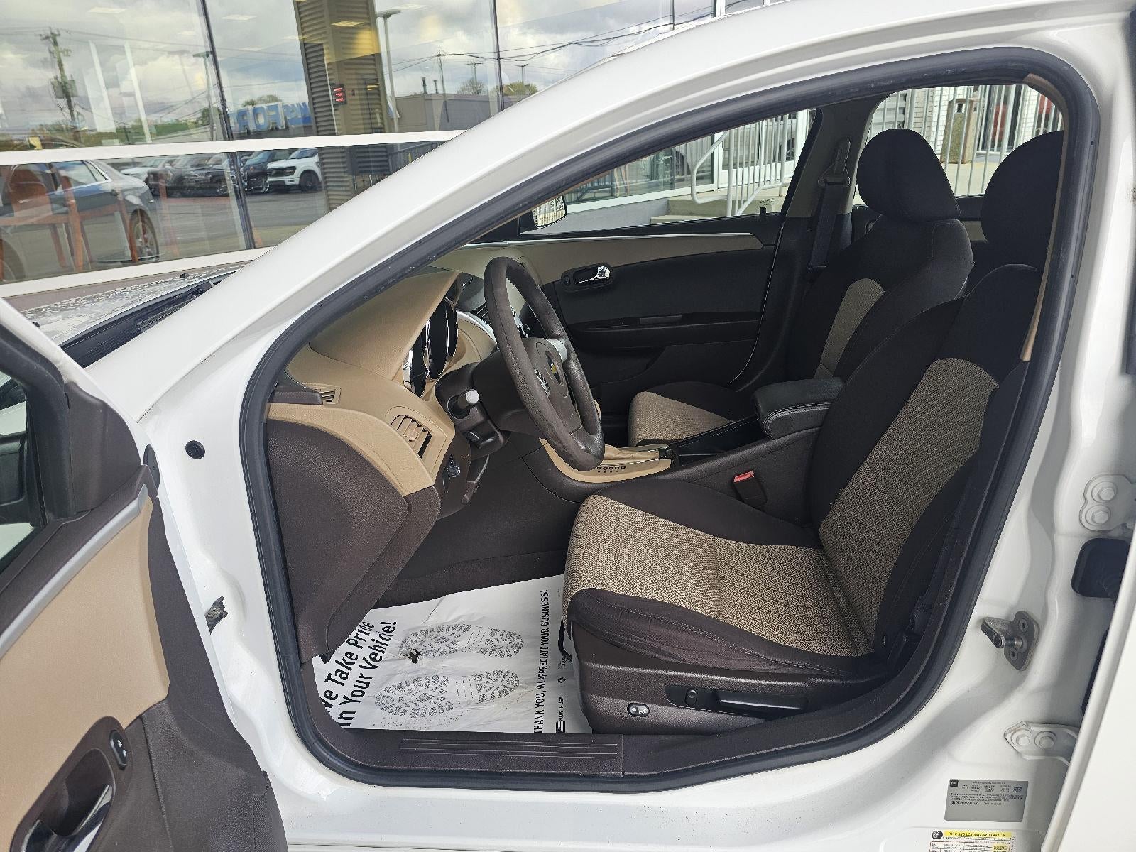 2011 Chevrolet Malibu LS w/1FL