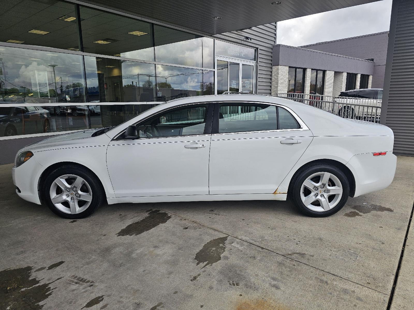 2011 Chevrolet Malibu LS w/1FL