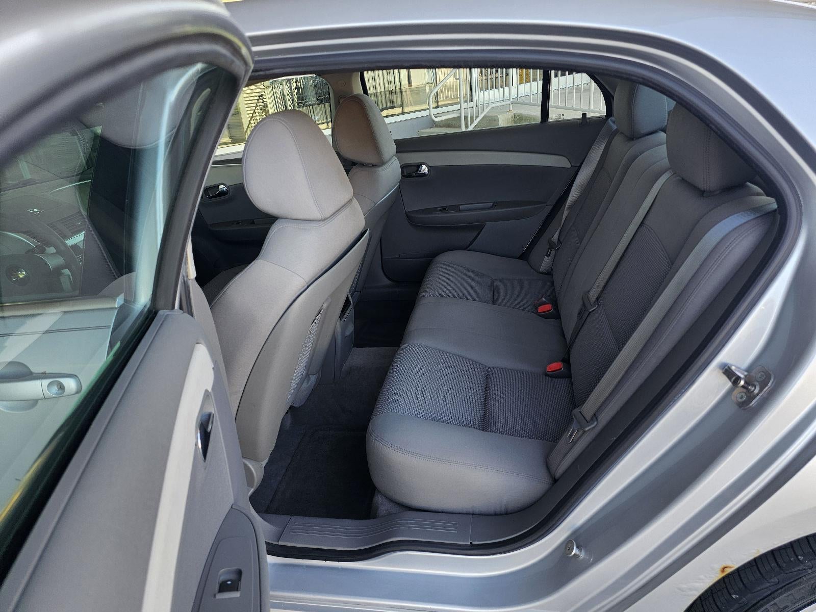 2011 Chevrolet Malibu LS w/1FL