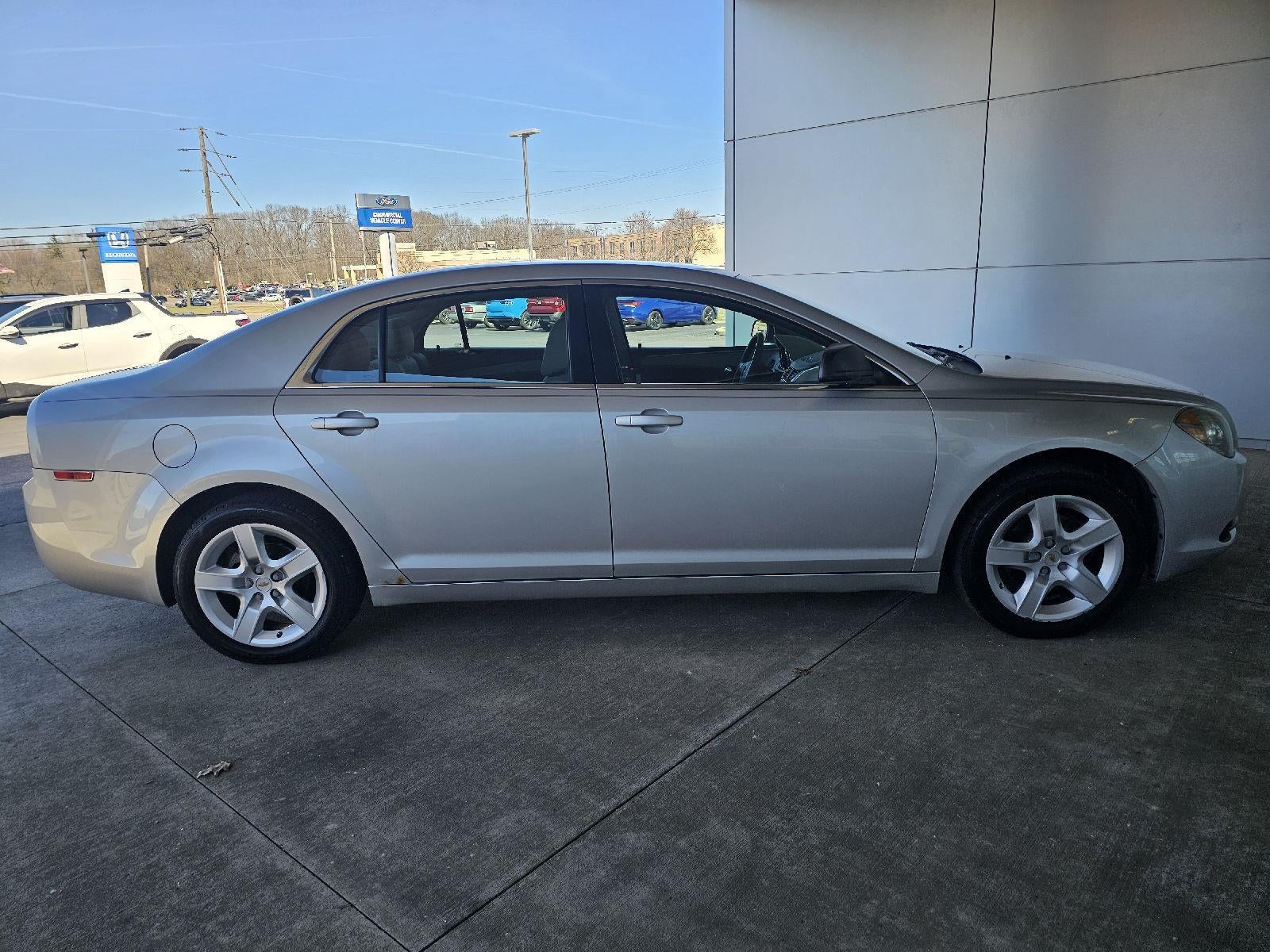 2011 Chevrolet Malibu LS w/1FL