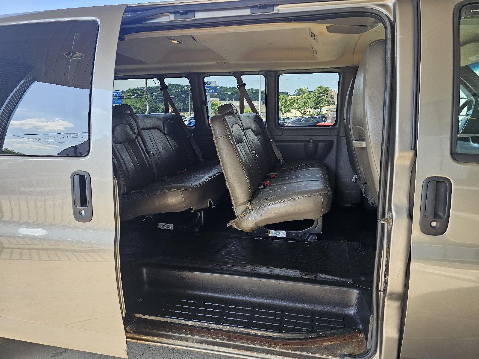 2012 Chevrolet Express Passenger 1LS