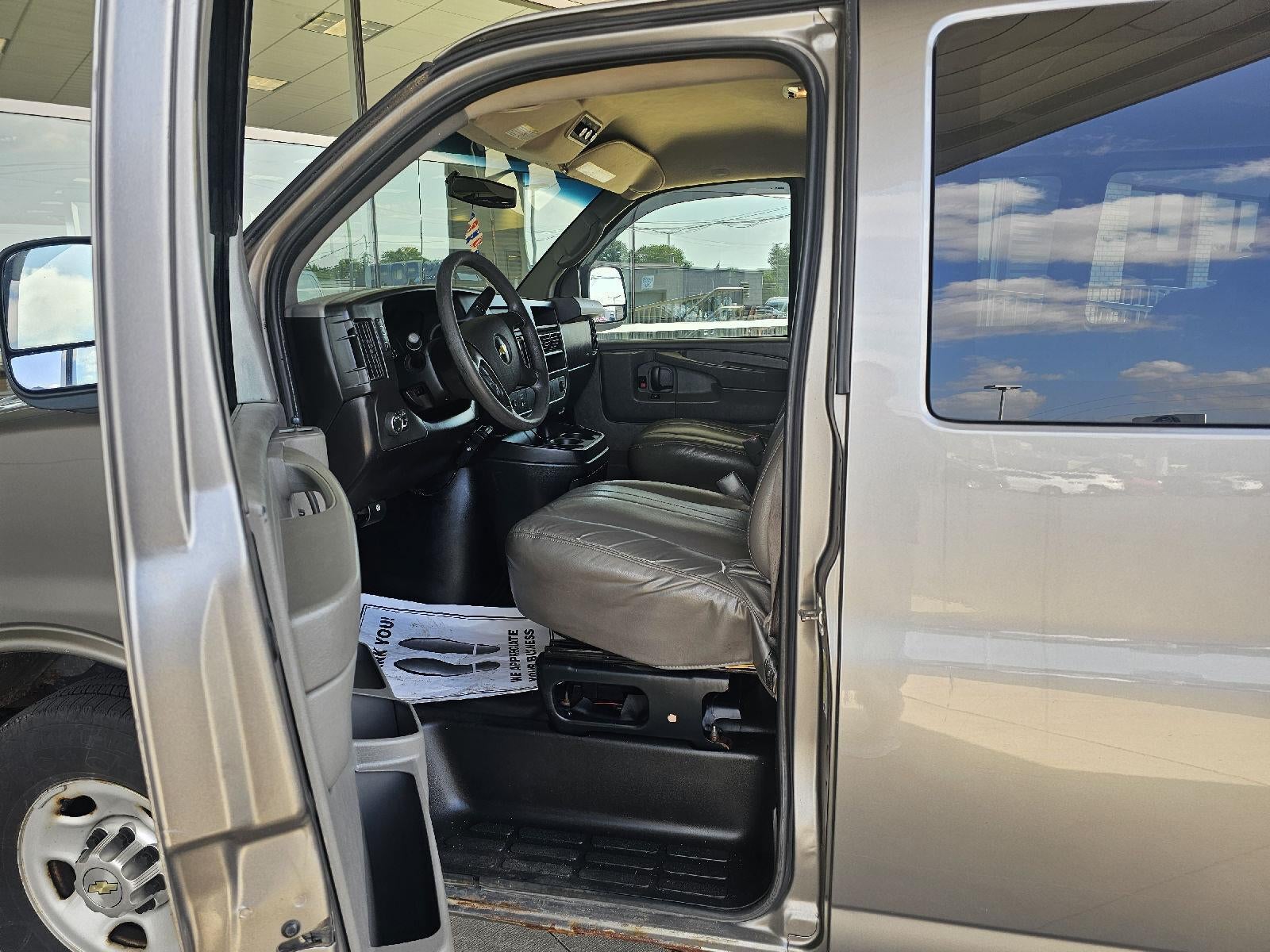 2012 Chevrolet Express Passenger 1LS