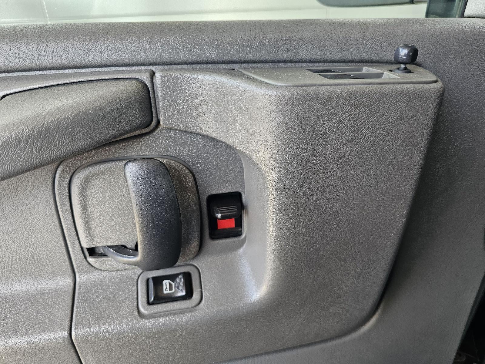 2012 Chevrolet Express Passenger 1LS