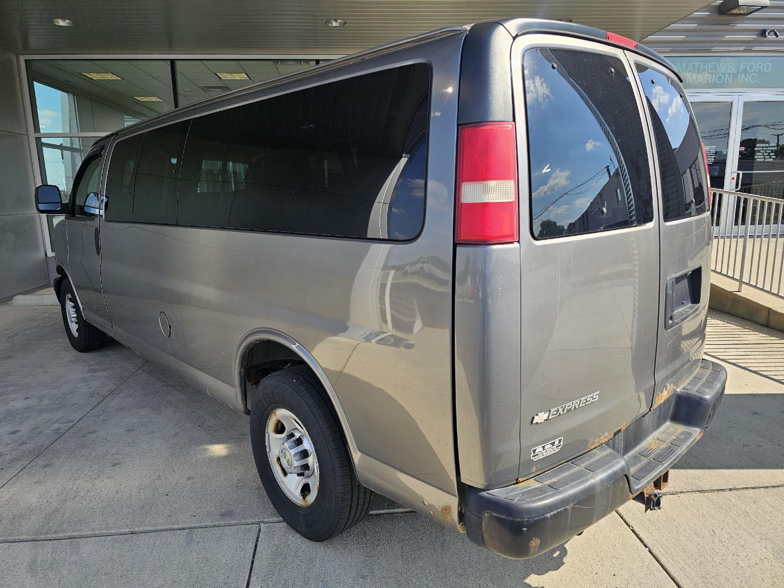 2012 Chevrolet Express Passenger 1LS