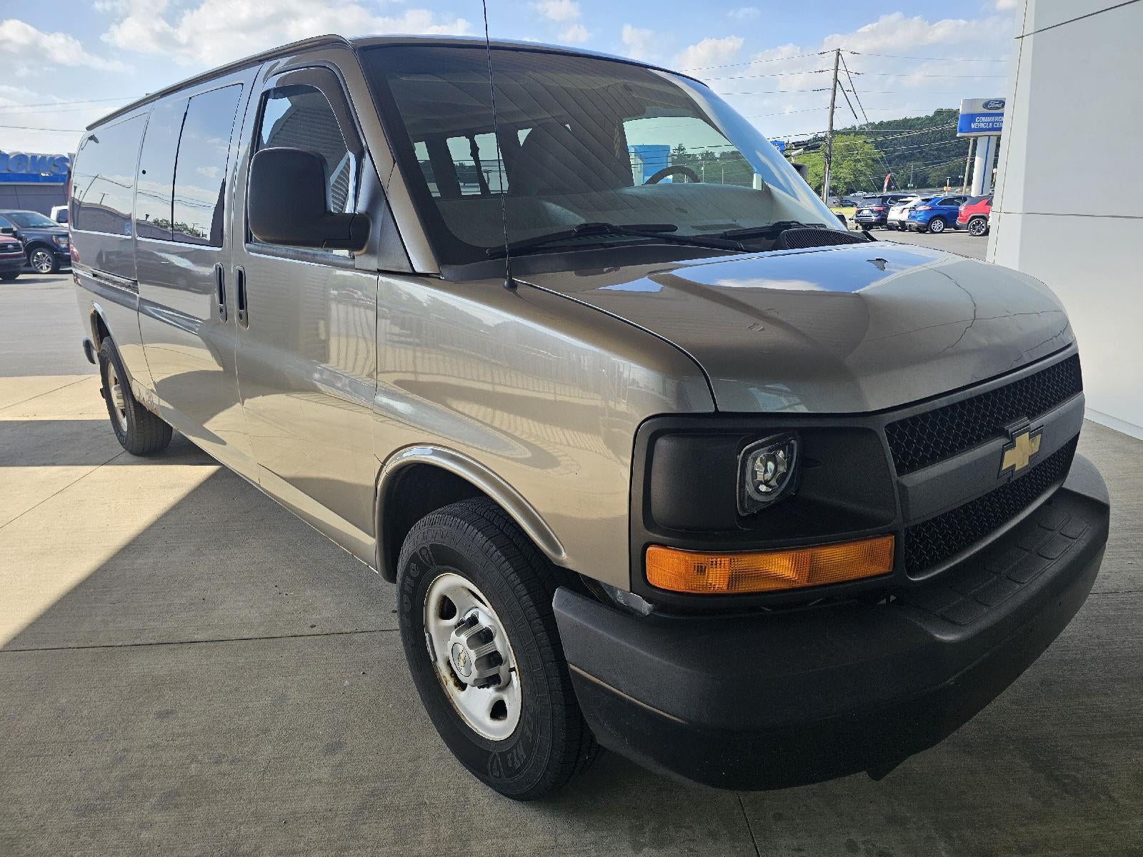 2012 Chevrolet Express Passenger 1LS