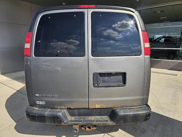 2012 Chevrolet Express Passenger 1LS