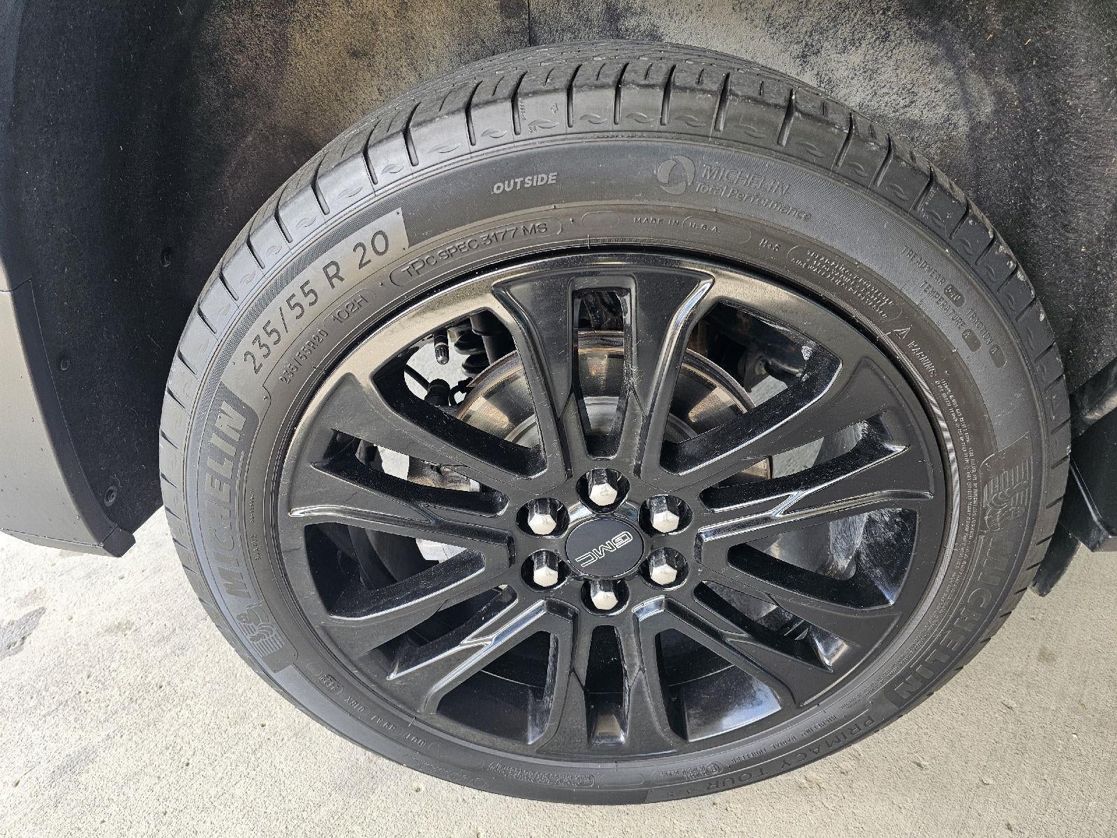 2023 GMC Acadia SLT