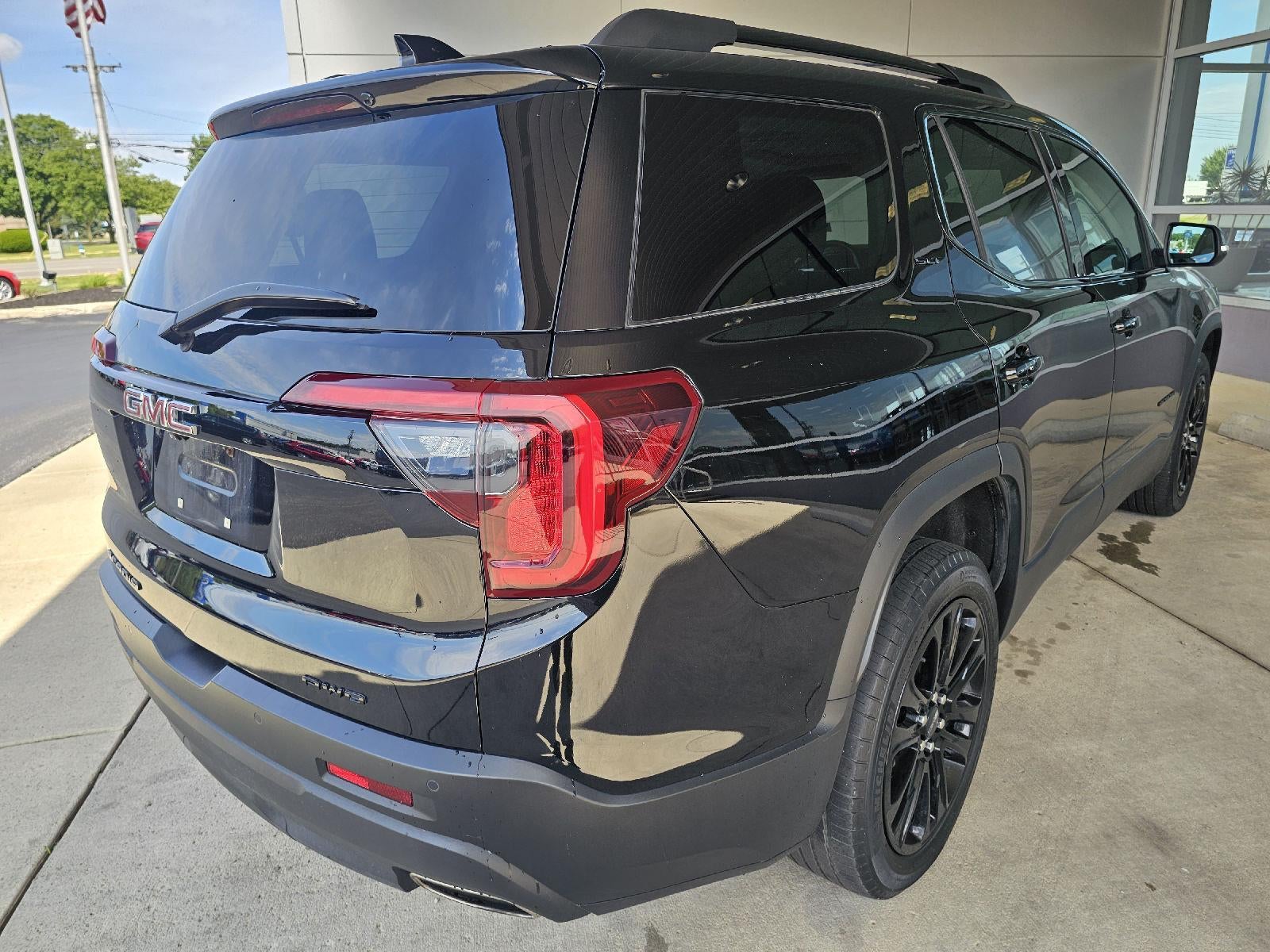 2023 GMC Acadia SLT