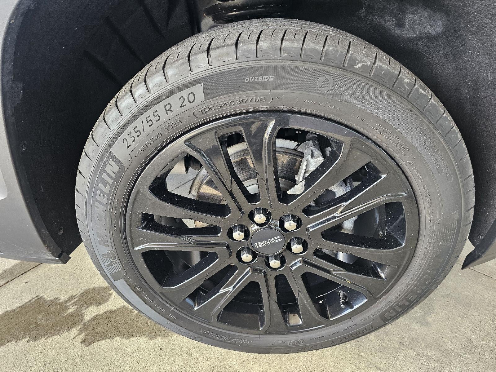 2023 GMC Acadia SLT