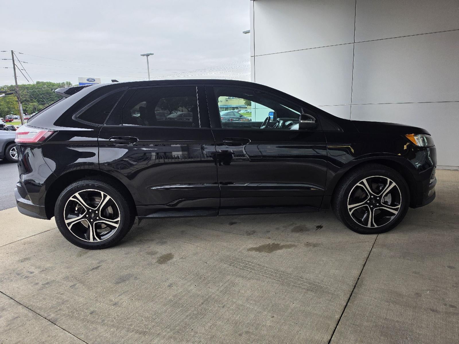 2021 Ford Edge ST