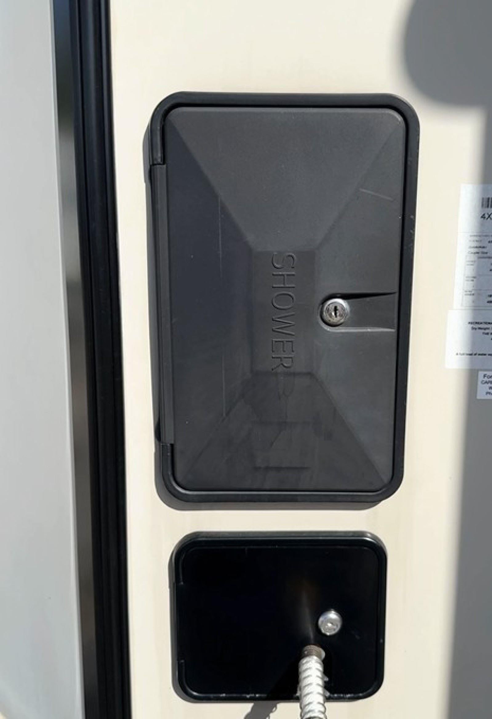 2016 ROCKWOOD WINDJAMMER Base