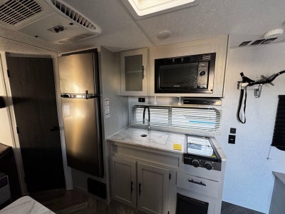 2022 FOREST RIVER SALEM Base