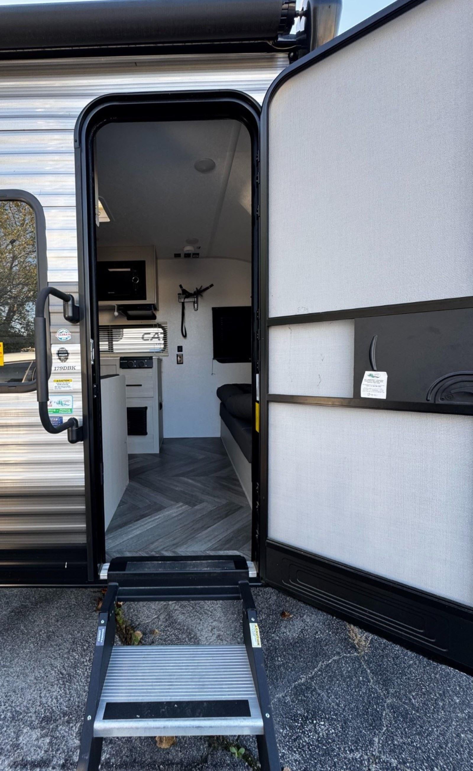 2022 FOREST RIVER SALEM Base