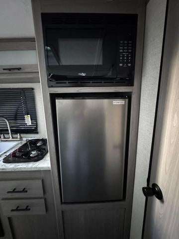 2023 KEYSTONE COLEMAN LANTERN Base