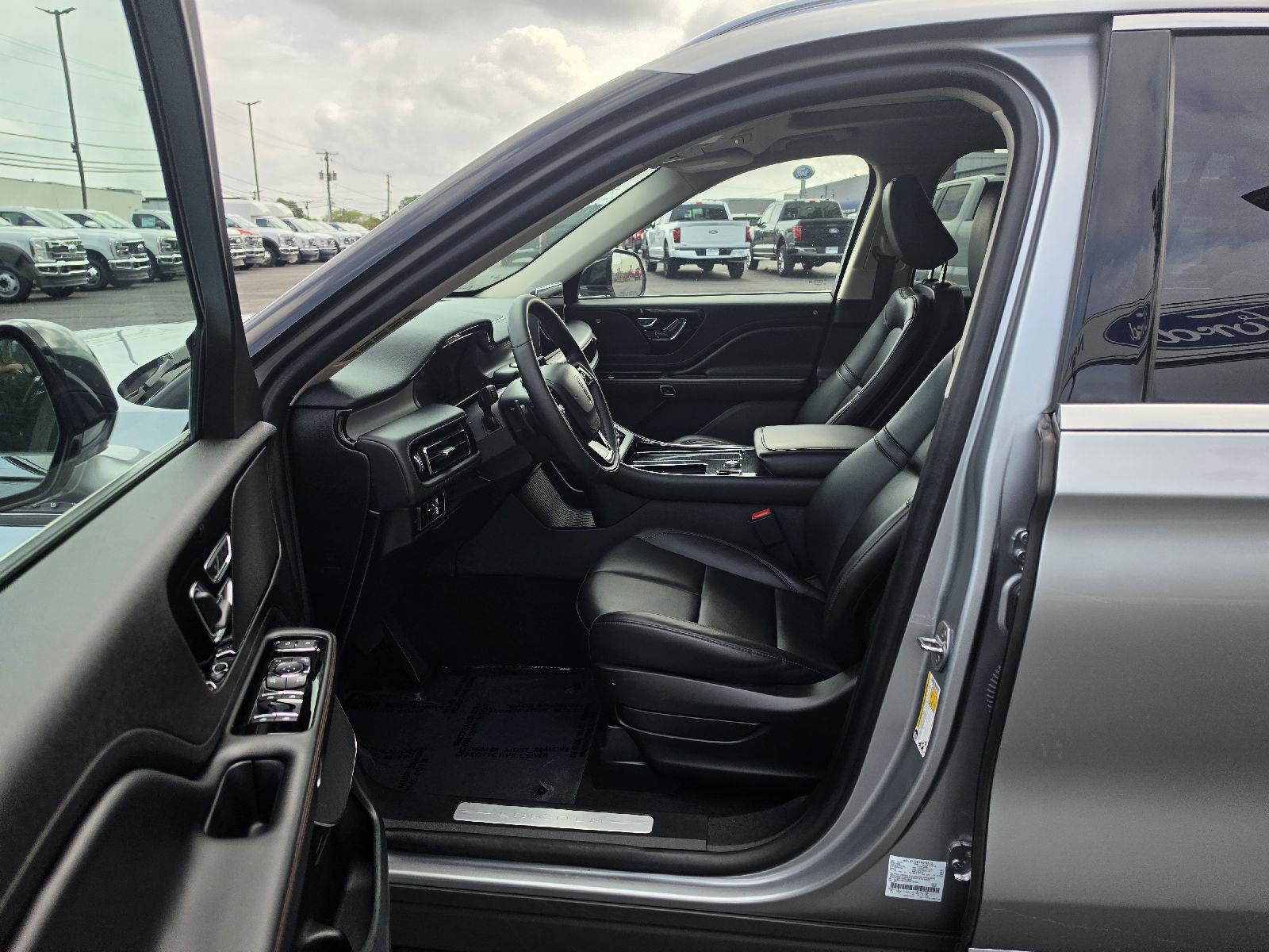 2023 Lincoln Aviator Standard