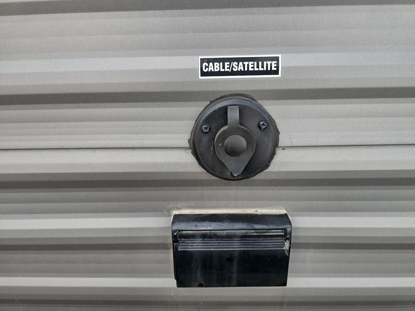 2023 COACHMEN CATALINA Base