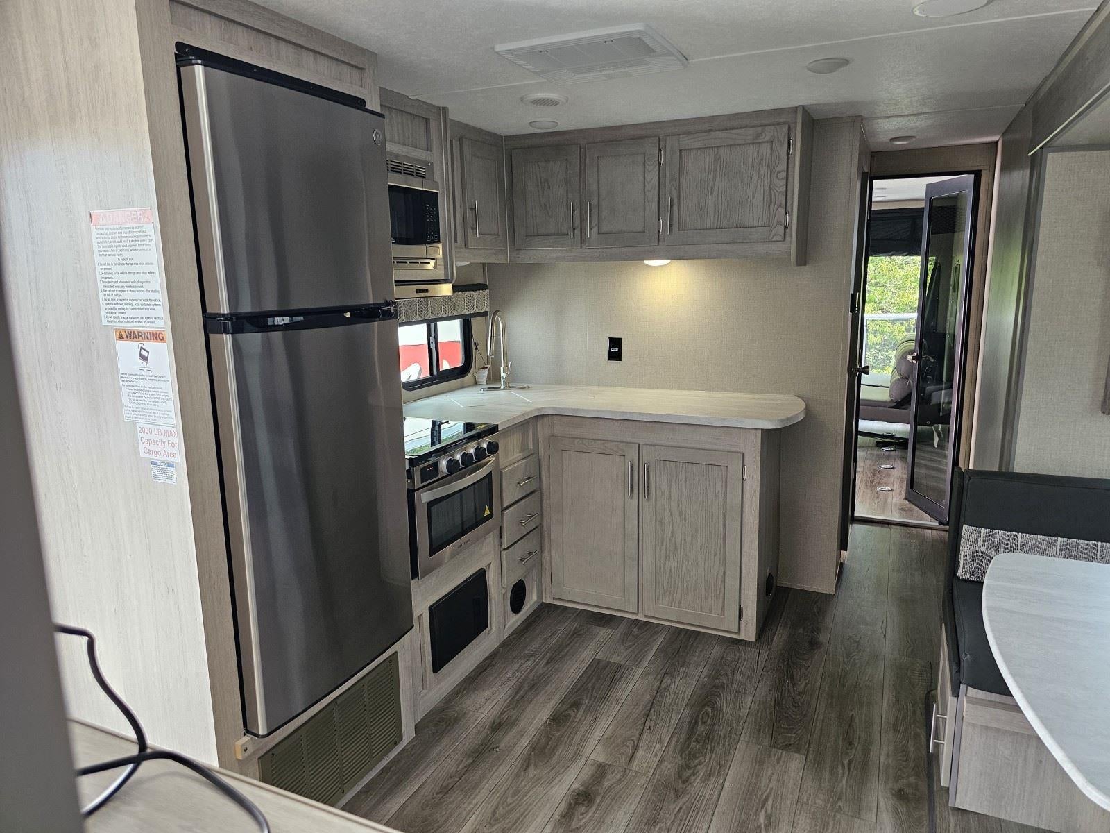 2023 COACHMEN CATALINA Base