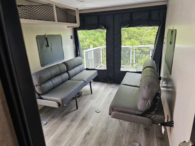 2023 COACHMEN CATALINA Base