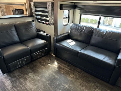 2022 FOREST RIVER SABRE Base