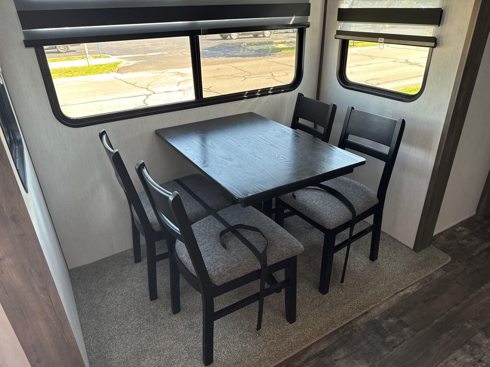 2022 FOREST RIVER SABRE Base